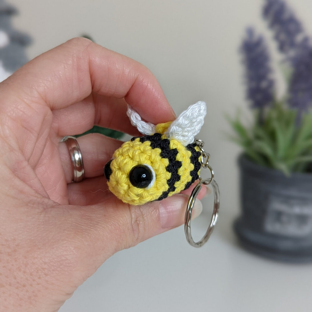 Bee Keyring